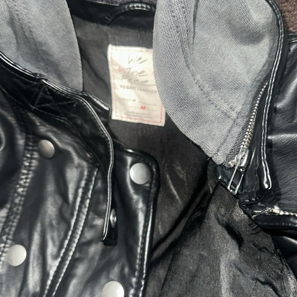 WE THE FREE: FREE PEOPLE BLACK VEGAN LEATHER JACKET WITH HOOD. Women’s Medium. - Picture 8 of 9